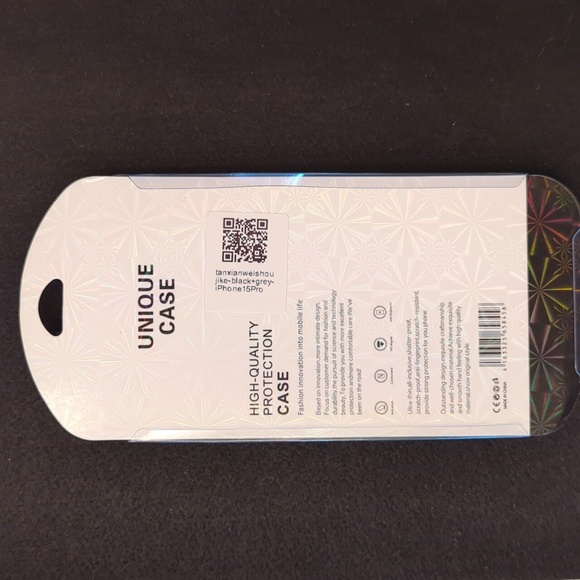 Tulmox ThinCarbon iPhone15 Pro Case - Picture 2 of 8